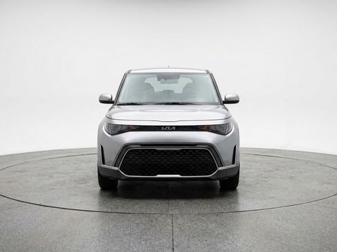 Used 2025 Kia Soul LX w/ LX Technology Package image 2