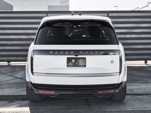 Used 2024 Land Rover Range Rover SV AWD/4WD image 15