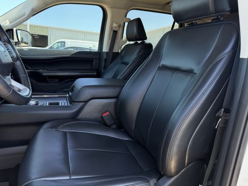 Used 2024 Ford Expedition XLT RWD image 26