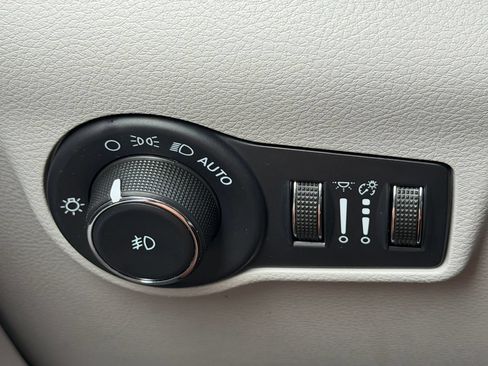 Used 2022 Jeep Compass Latitude w/ Sun and Sound Group FWD image 20