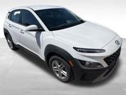 Used 2023 Hyundai Kona SE AWD/4WD image 2