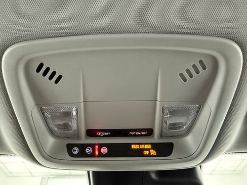 Used 2025 Chevrolet Malibu LT FWD image 25