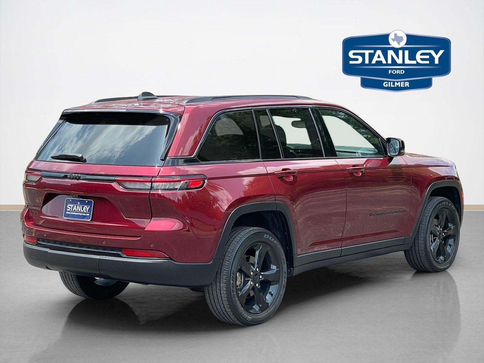 Used 2023 Jeep Grand Cherokee Altitude AWD/4WD image 11