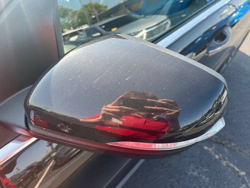 Used 2019 Ford Edge Titanium w/ Equipment Group 301A AWD/4WD image 14