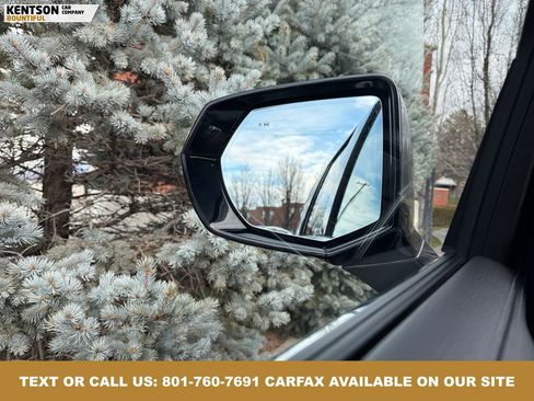 Used 2025 GMC Yukon XL Denali image 24