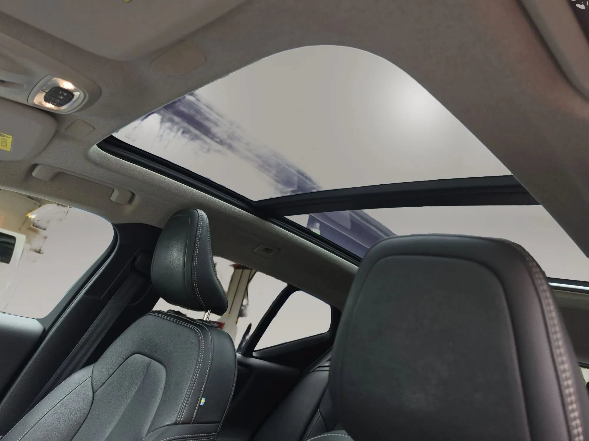 Used 2019 Volvo XC40 T5 Momentum AWD/4WD image 18