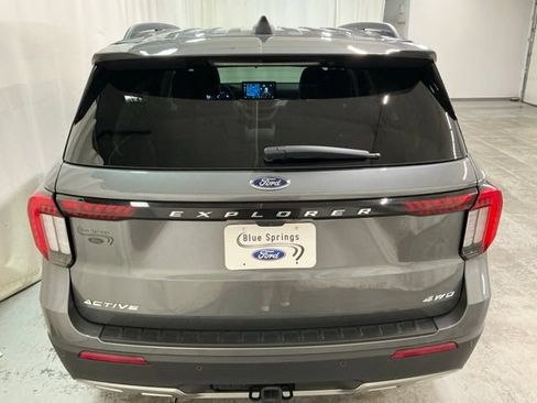 New 2026 Ford Explorer Active w/ Active Comfort Package AWD/4WD image 4