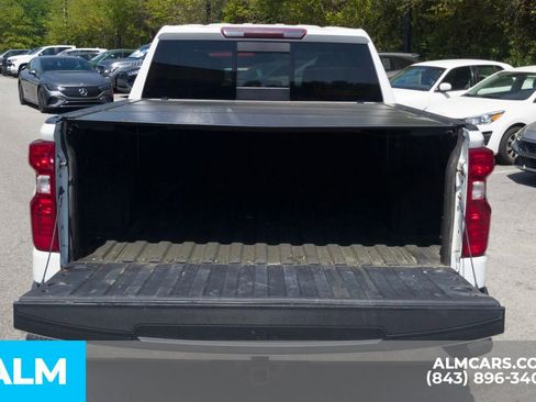 Used 2023 Chevrolet Silverado 1500 LT w/ Leather Package image 8