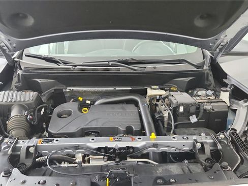 Used 2024 GMC Terrain SLE image 32