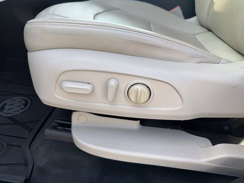 Used 2021 Buick Enclave Essence w/ Sound and Sites Package image 15