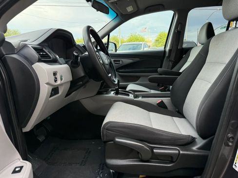 Used 2017 Honda Ridgeline RTS image 38