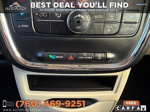 Used 2015 Chrysler Town & Country Touring FWD image 27