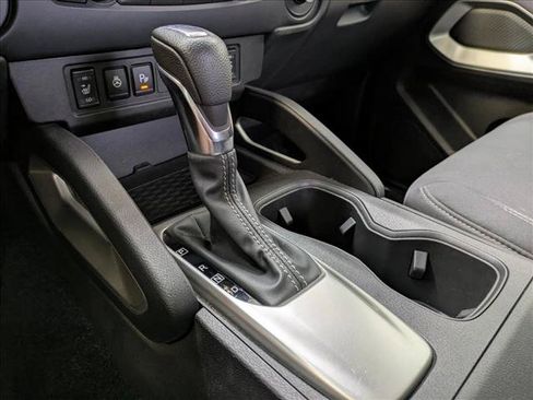Used 2022 Nissan Frontier SV AWD/4WD image 14