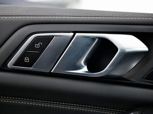 New 2026 BMW X5 M60i w/ Climate Comfort Package image 16