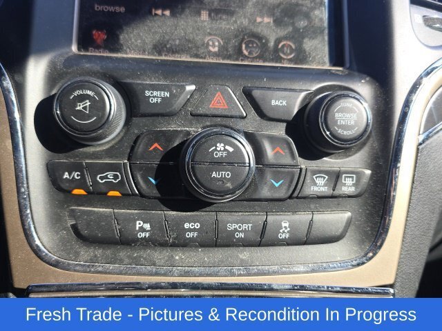 Used 2016 Jeep Grand Cherokee Limited AWD/4WD image 15