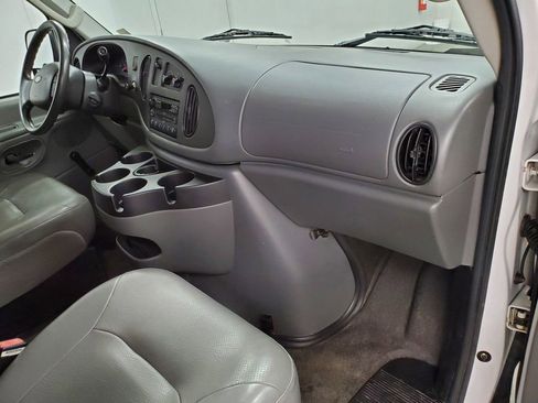 Used 2006 Ford E-150 and Econoline 150 image 11