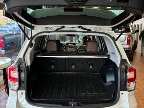 Used 2018 Subaru Forester 2.5i Touring image 11