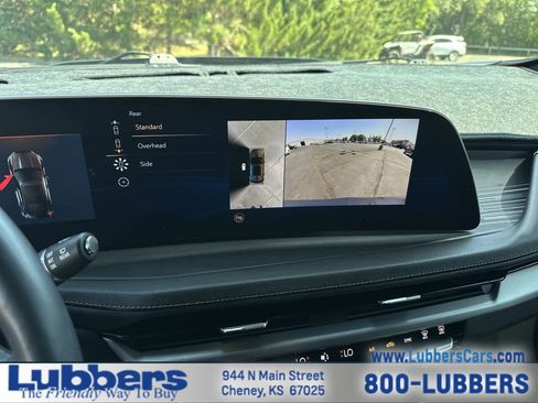Used 2025 Cadillac XT4 Premium Luxury FWD image 17