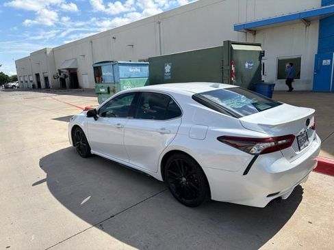 Used 2021 Toyota Camry XSE FWD image 8