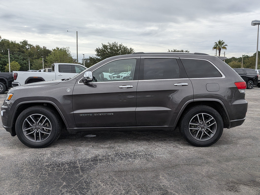 Used 2019 Jeep Grand Cherokee Overland AWD/4WD image 3