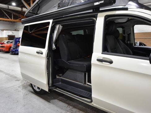 Used 2020 Mercedes-Benz Metris Passenger image 37