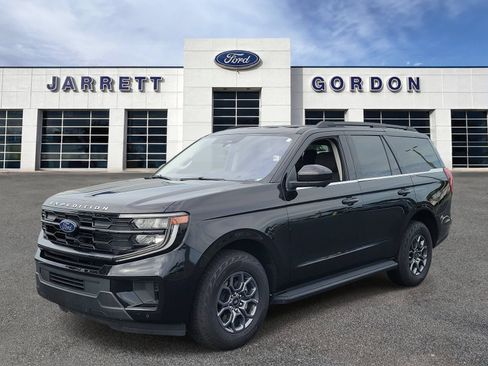 Certified 2025 Ford Expedition Active AWD/4WD image 2