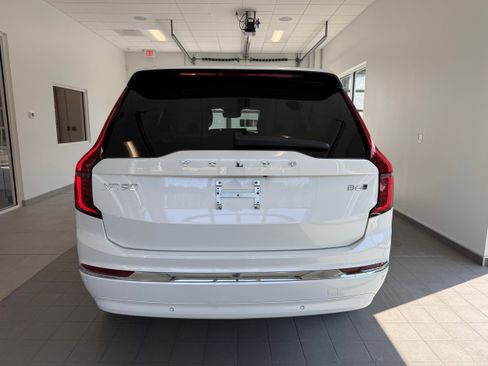 Used 2026 Volvo XC90 B6 Ultra w/ Protection Package image 8