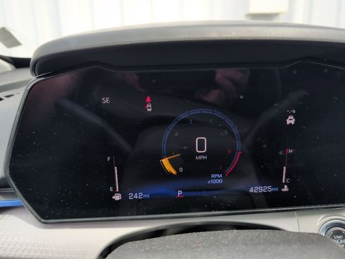 Used 2025 Chevrolet Trax LT FWD image 7