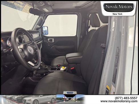 Used 2023 Jeep Wrangler Willys AWD/4WD image 12