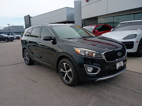 Used 2018 Kia Sorento EX FWD image 2