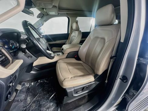 Used 2022 Ford Expedition Limited AWD/4WD image 10
