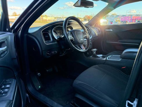 Used 2016 Dodge Charger SXT image 16