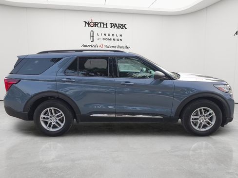 Used 2025 Ford Explorer Active w/ Active Comfort Package RWD image 6