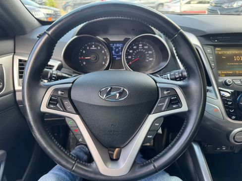 Used 2016 Hyundai Veloster w/ Option Group 02 FWD image 14