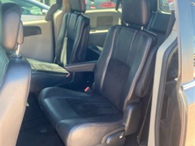 Used 2018 Dodge Grand Caravan SXT FWD image 15