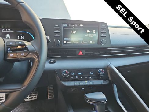 Used 2025 Hyundai Elantra Sport FWD image 20