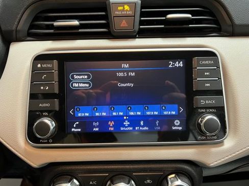 Used 2021 Nissan Versa SV image 31