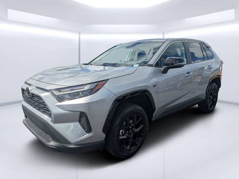 Used 2025 Toyota RAV4 LE FWD image 7