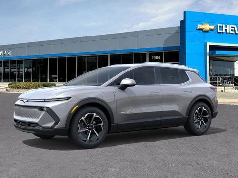 New 2026 Chevrolet Equinox EV LT image 2