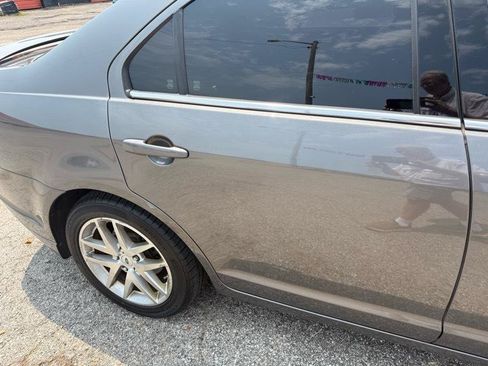 Used 2010 Ford Fusion SEL FWD image 5
