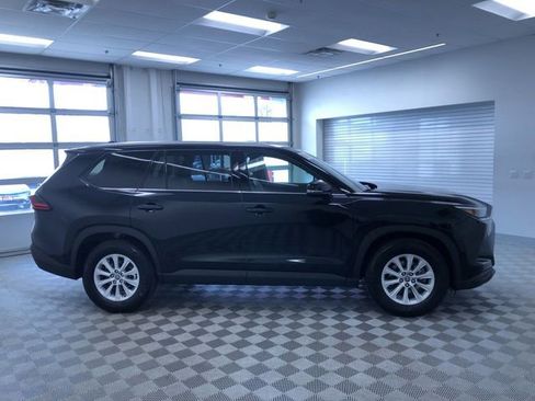 Certified 2025 Toyota Grand Highlander AWD image 37