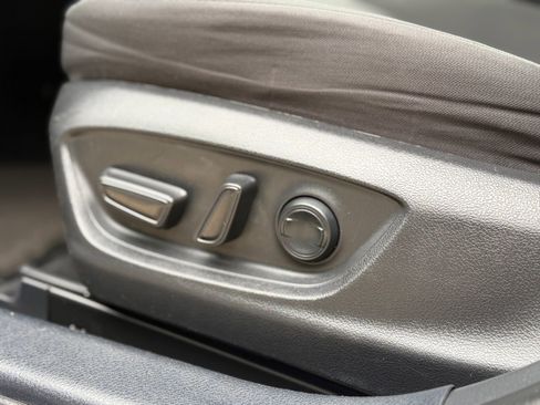 Used 2022 Toyota Camry LE FWD image 19