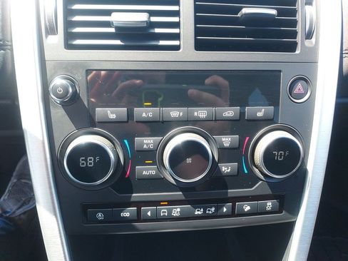 Used 2018 Land Rover Discovery Sport SE AWD/4WD image 18