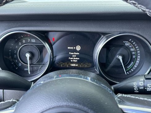 Used 2023 Jeep Wrangler Unlimited Sahara w/ Cold Weather Group AWD/4WD image 14