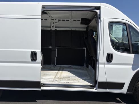 Used 2025 RAM ProMaster 2500 w/ Convenience Group FWD image 12