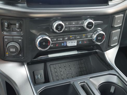 Used 2023 Ford F150 Platinum AWD/4WD image 16