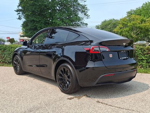 Used 2021 Tesla Model Y Long Range AWD/4WD image 4
