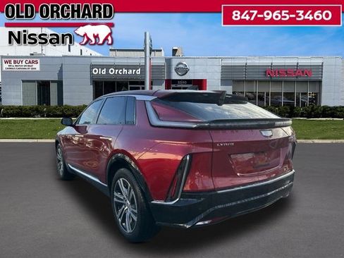 Used 2024 Cadillac Lyriq Luxury AWD/4WD image 7