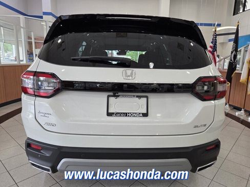 Used 2025 Honda Pilot Elite image 5