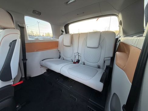 New 2025 Volkswagen ID. Buzz Pro S Plus image 24